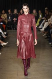 Trends 2025 Lederkleid
