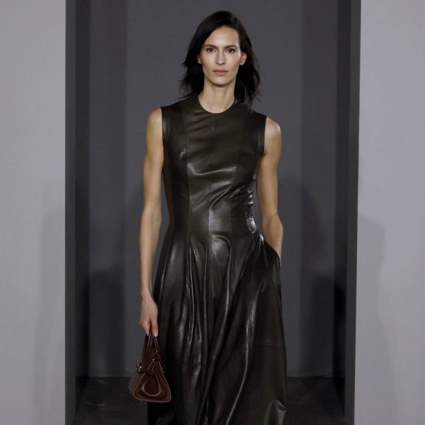 Trends 2025/26: Lederkleid