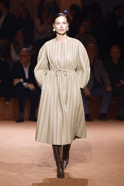 Trends 2025 Lederkleid
