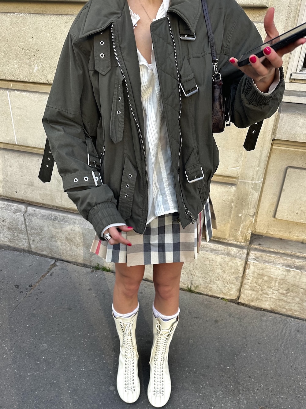 Burberry skirt Street Style Paris Modepilot